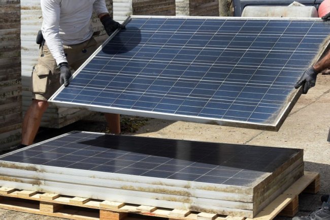 В бума на солари и батерии за ток, строежът им поскъпва заради вдигната екотакса В бума на солари и батерии за ток, строежът им поскъпва заради вдигната екотакса