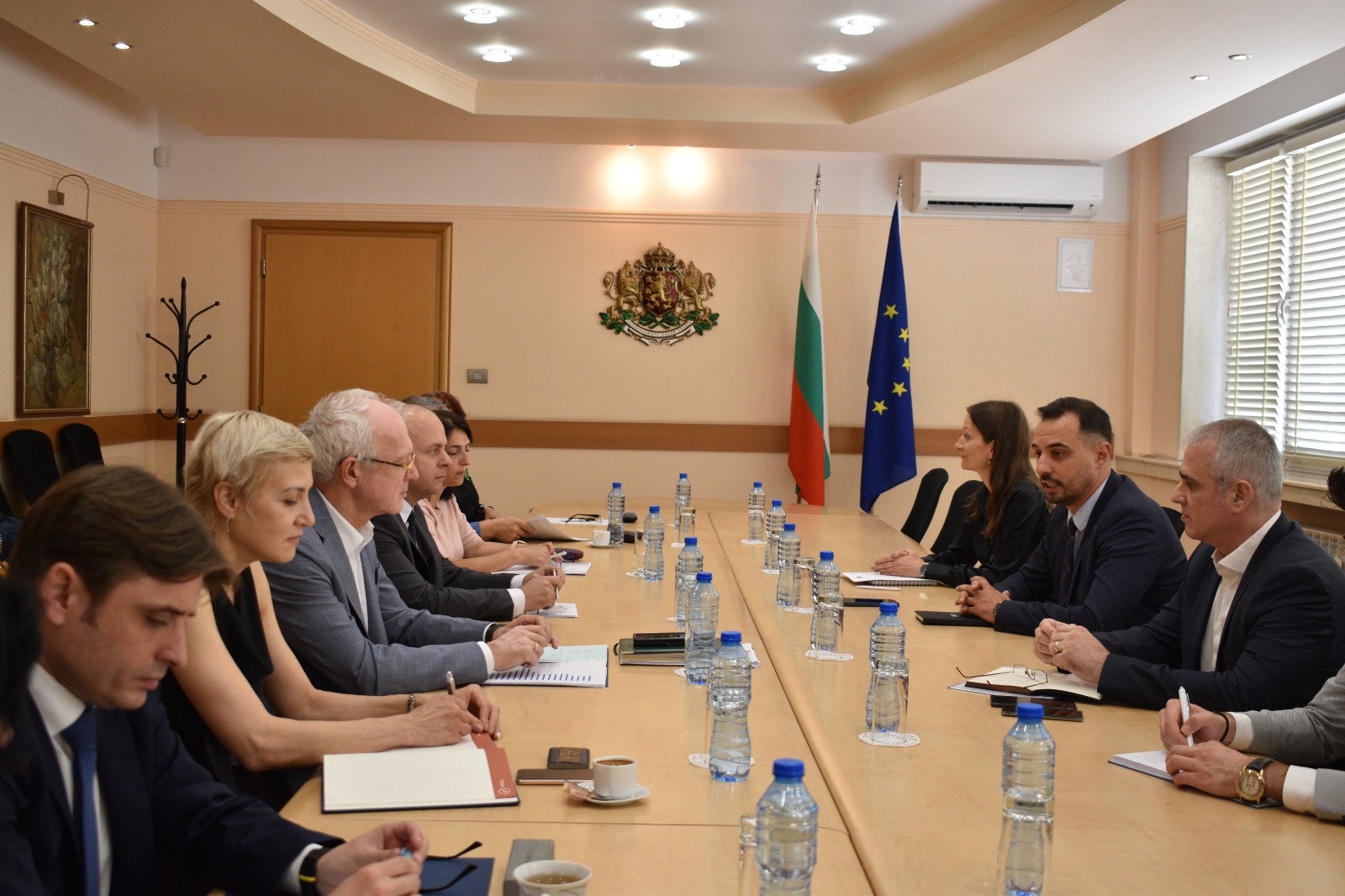 МИИ и АОБР ще работят активно за облекчаване на административната тежест за бизнеса МИИ и АОБР ще работят активно за облекчаване на административната тежест за бизнеса