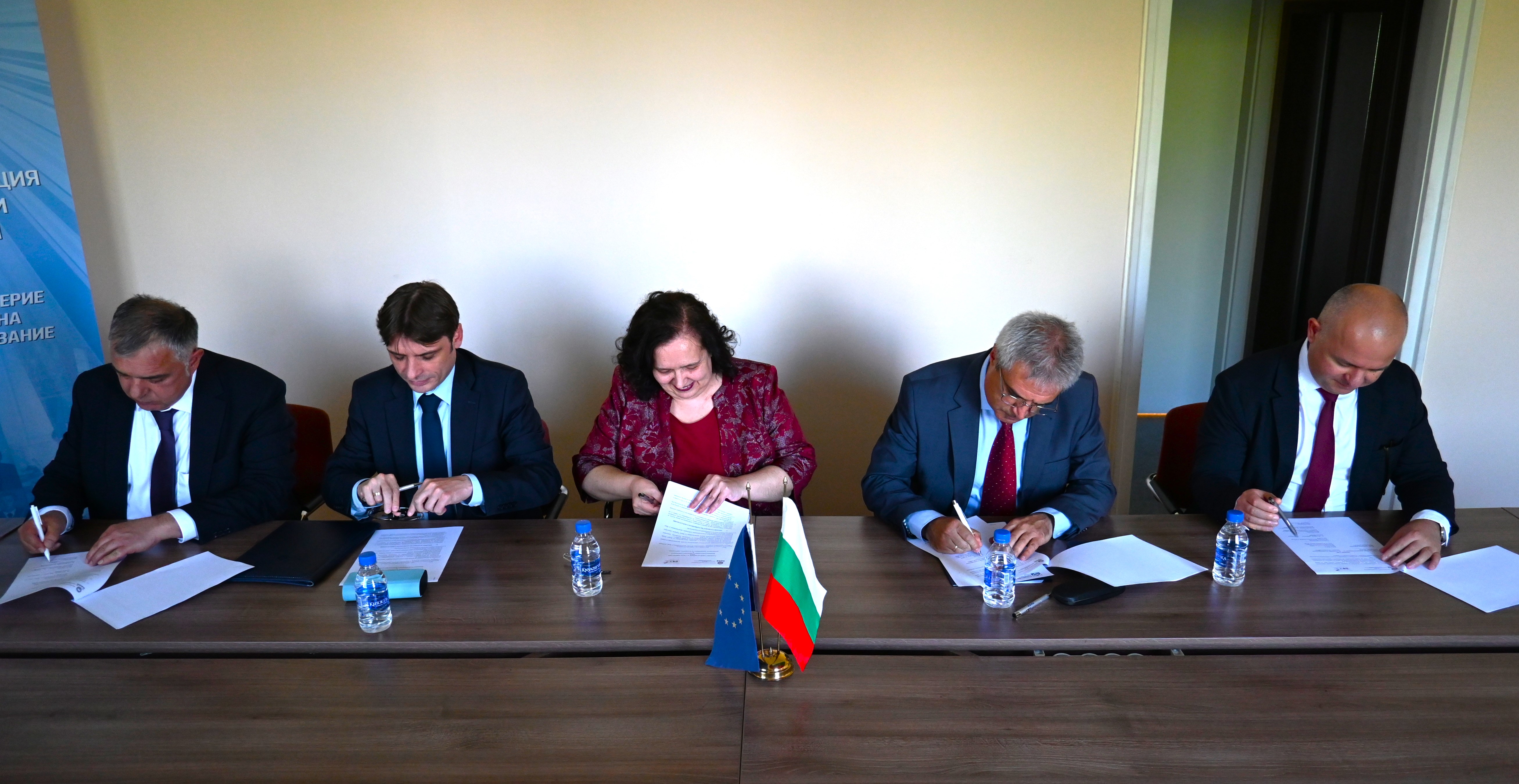 АОБР и Националната агенция по оценяване и акредитация подписаха споразумение за по-добра свързаност между висшето образование и бизнеса