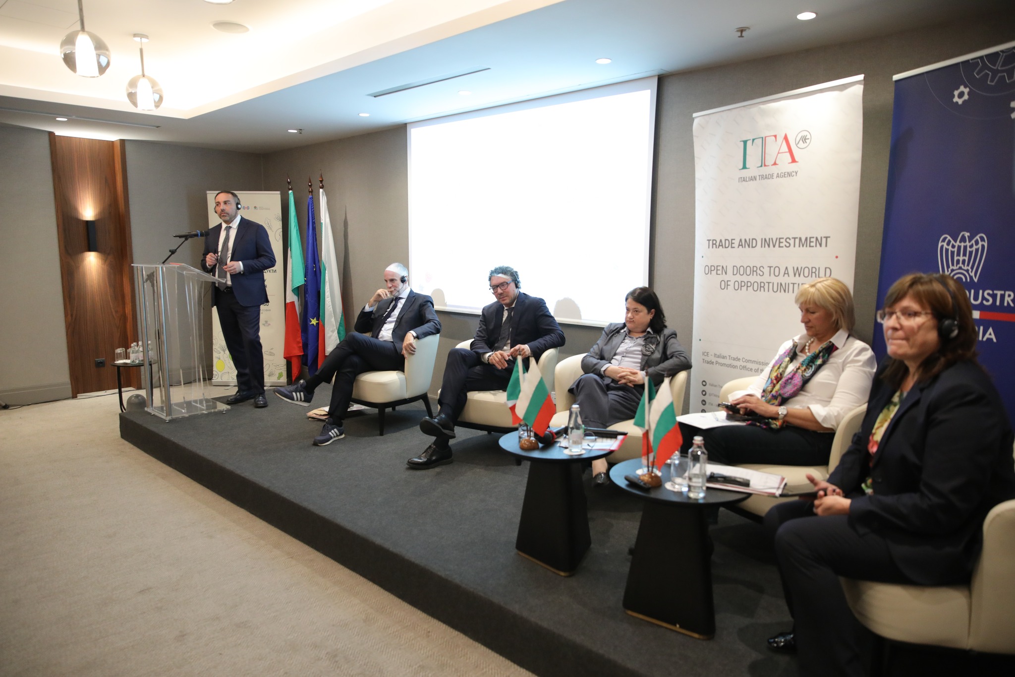 Проведе се семинар „Наименования за произход и защита на хранителните продукти. Сравнение между Италия и България” Проведе се семинар „Наименования за произход и защита на хранителните продукти. Сравнение между Италия и България”