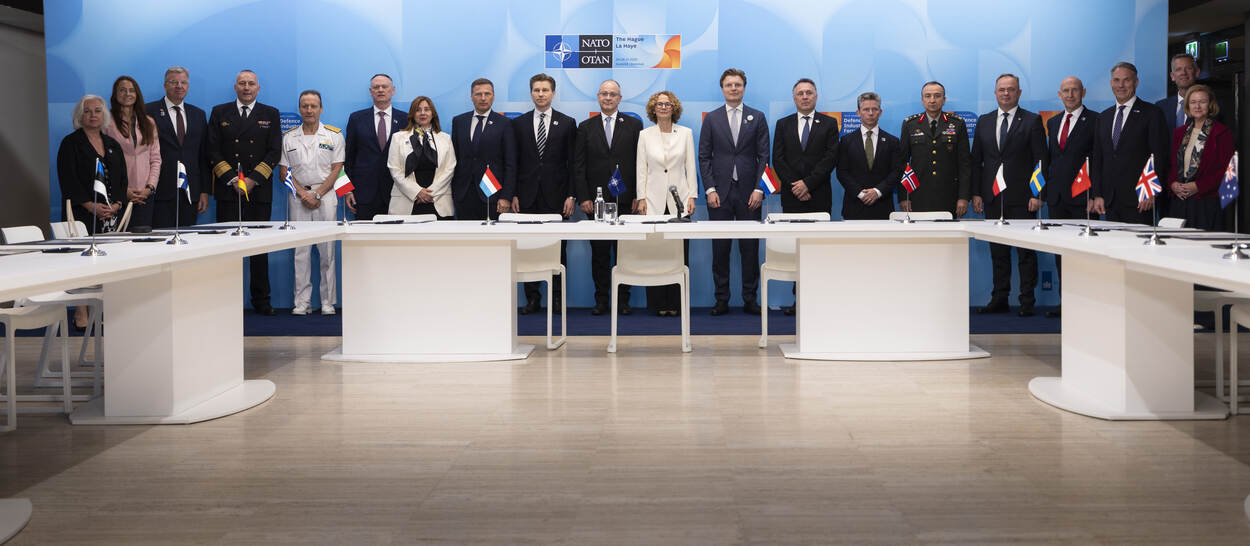 Бизнес общността се ангажира с укрепване на отбранителната индустриална база на НАТО Бизнес общността се ангажира с укрепване на отбранителната индустриална база на НАТО