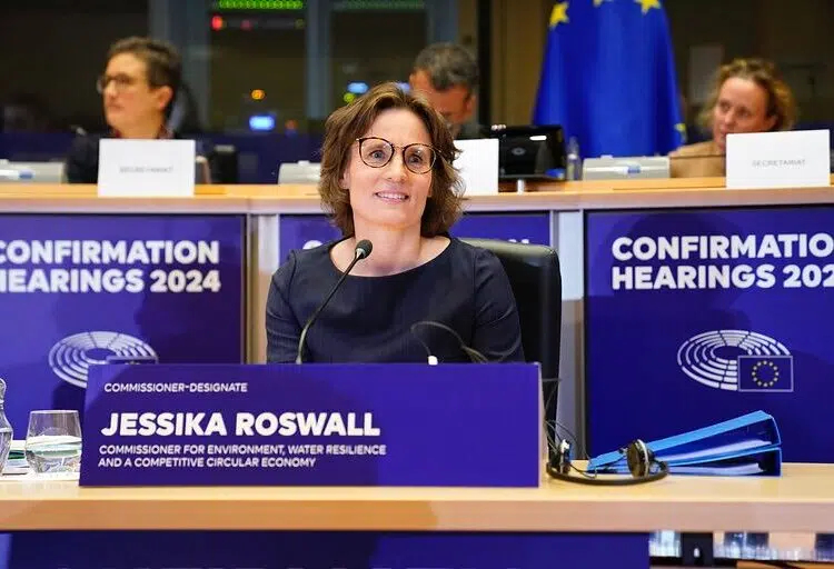 ЕС обмисля още съкращения в екологичното законодателство след критики от индустрията ЕС обмисля още съкращения в екологичното законодателство след критики от индустрията