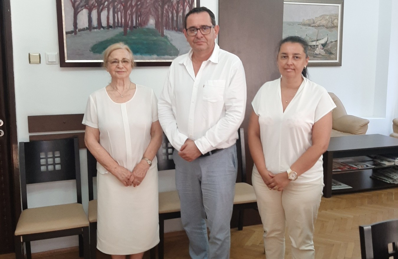 Среща на ТИК-Бургас със СТИВ на България в Унгария и със зам.-кмета по финансите Среща на ТИК-Бургас със СТИВ на България в Унгария и със зам.-кмета по финансите